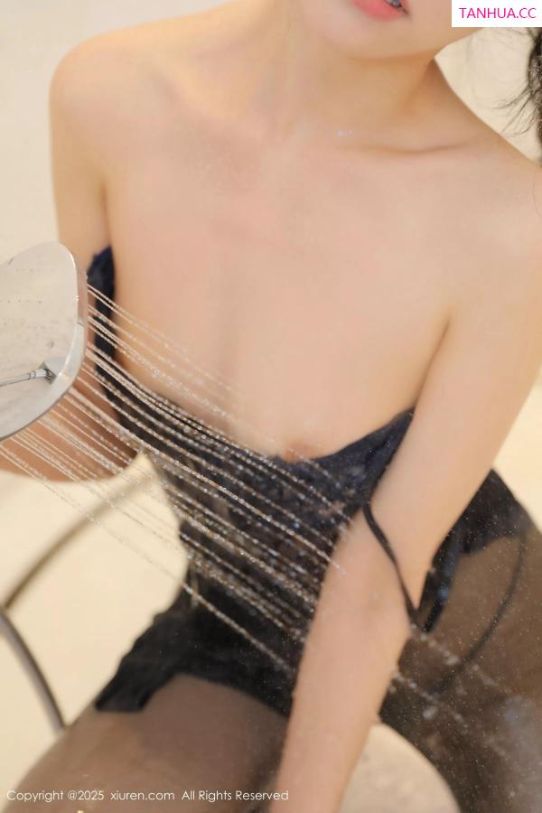   [XiuRen]高清写真图 2025.06.12 No.10402 shelly诗莉吖 蓝色情趣第44张图片